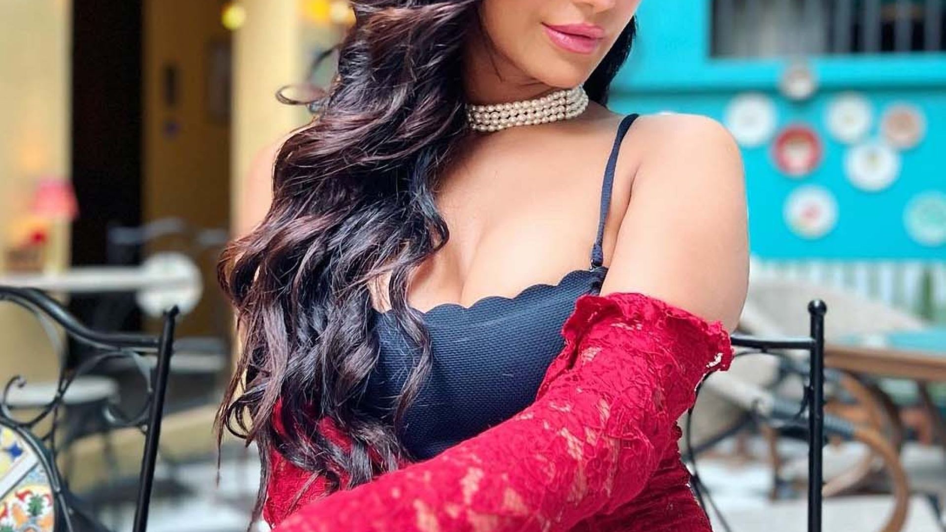 Naughty In Rain – Poonam Pandey