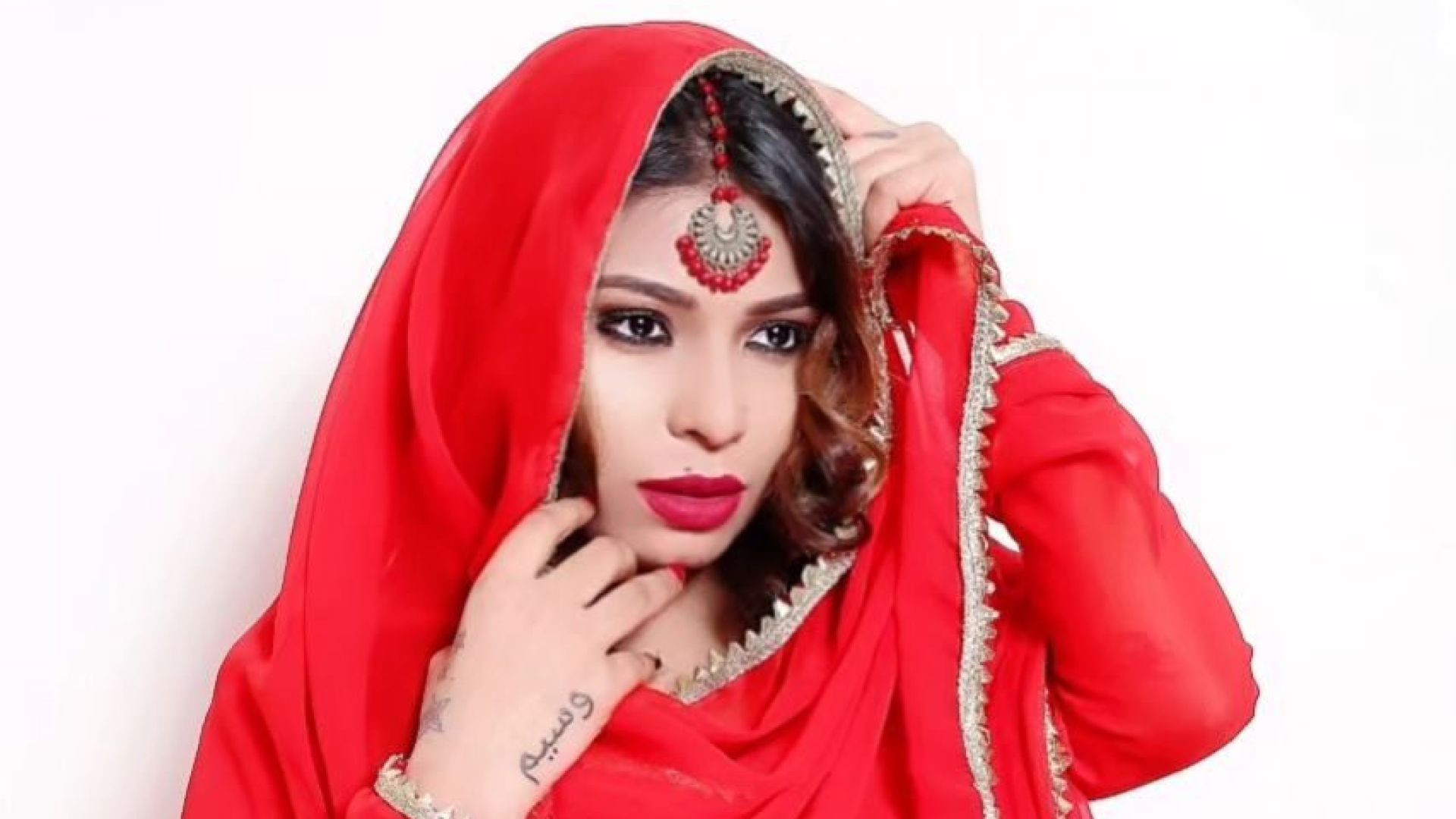 Lots Of Cum – Anam Khan